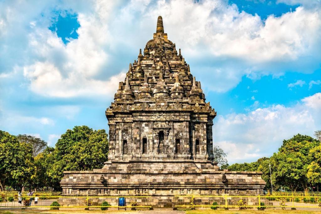 โรงแรมอีคลิปส์ ปราวิโรตามัน ยอกยาการ์ตา ภายนอก รูปภาพ